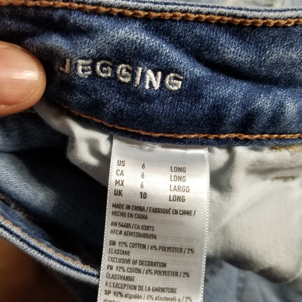 AMERICAN EAGLE SUPER STRETCH SIZE 6 LONG - Picture 2 of 8
